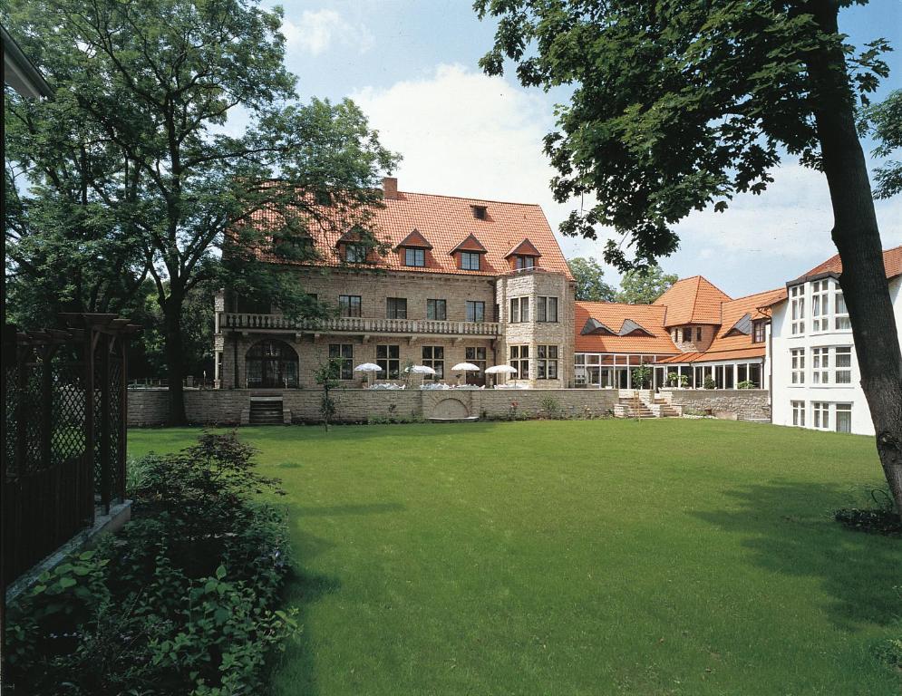 Parkhotel Unter Den Linden ฮัลเบอร์ชตัดท์ ภายนอก รูปภาพ
