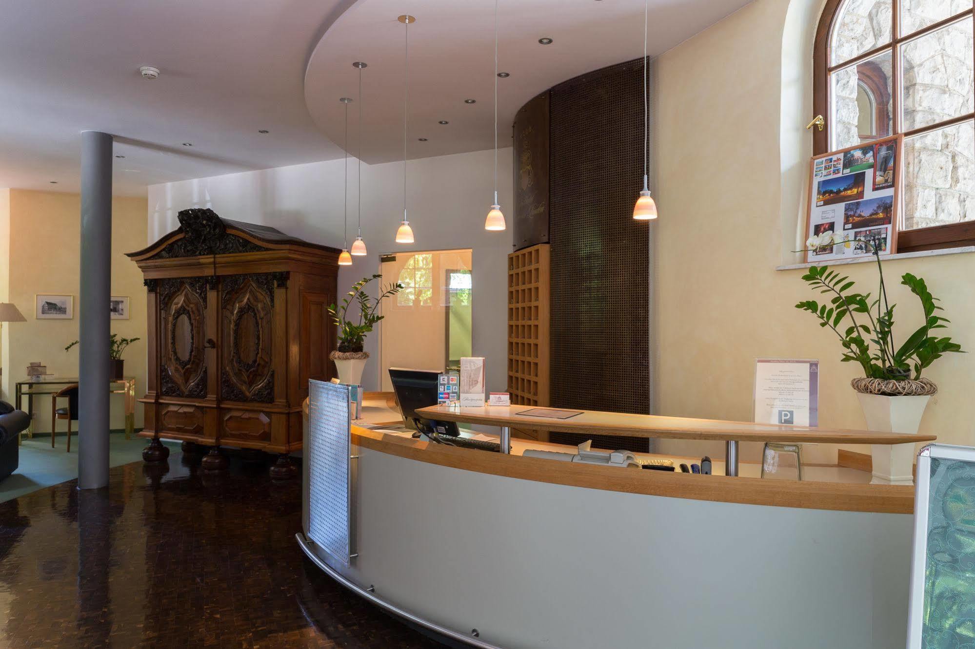Parkhotel Unter Den Linden ฮัลเบอร์ชตัดท์ ภายนอก รูปภาพ