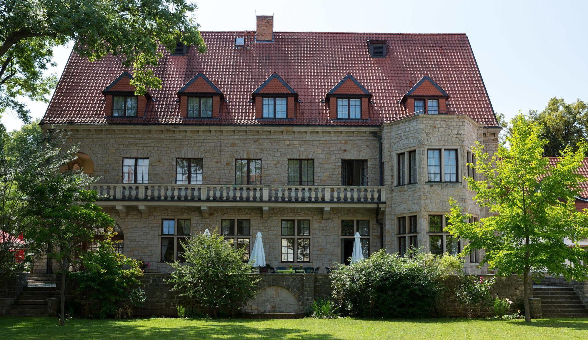 Parkhotel Unter Den Linden ฮัลเบอร์ชตัดท์ ภายนอก รูปภาพ